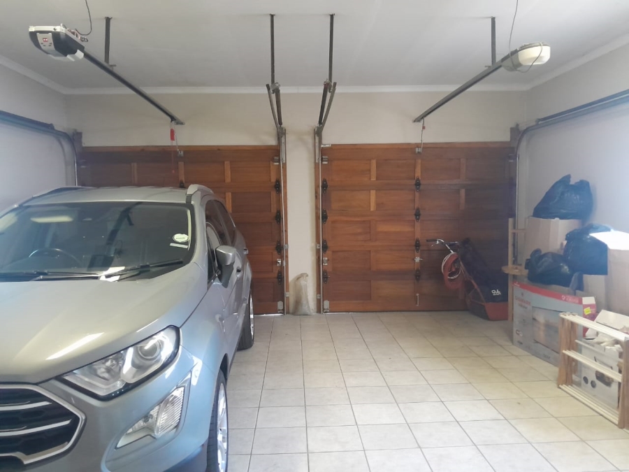 3 Bedroom Property for Sale in Glen Marais Gauteng