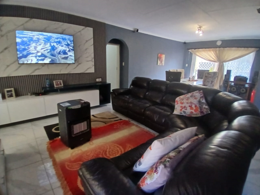 3 Bedroom Property for Sale in Simmerfield Gauteng