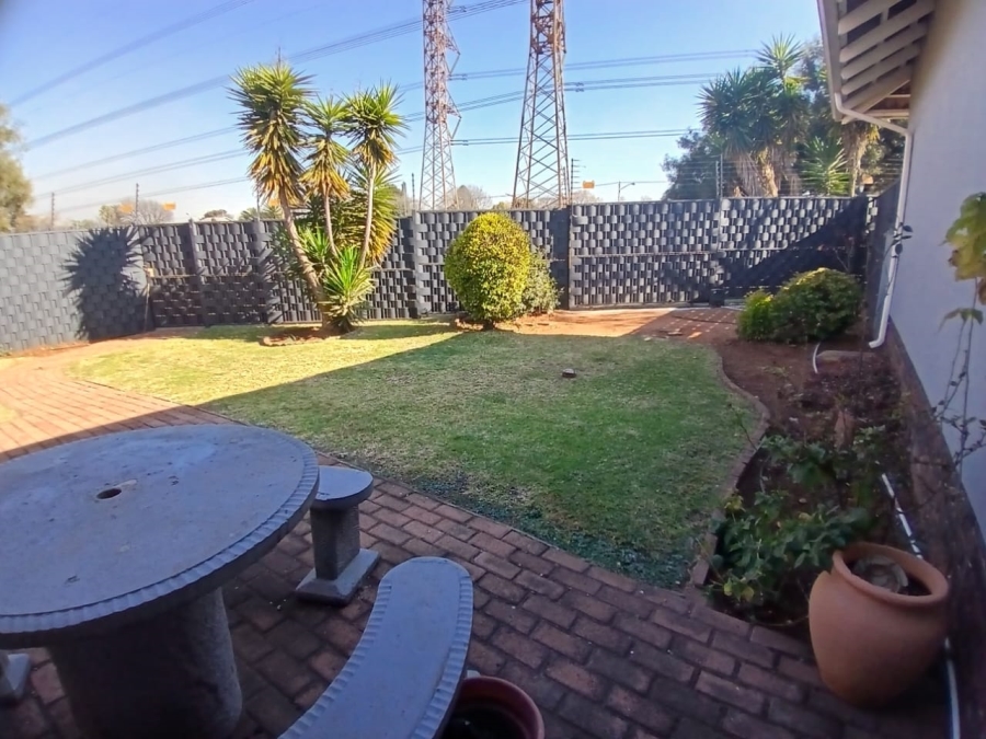 3 Bedroom Property for Sale in Simmerfield Gauteng