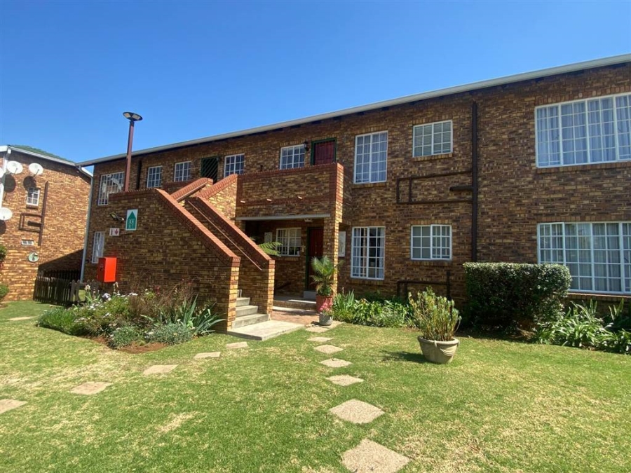 3 Bedroom Property for Sale in Farrarmere Gauteng