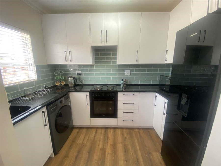 3 Bedroom Property for Sale in Farrarmere Gauteng