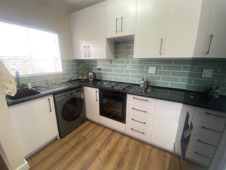 3 Bedroom Property for Sale in Farrarmere Gauteng