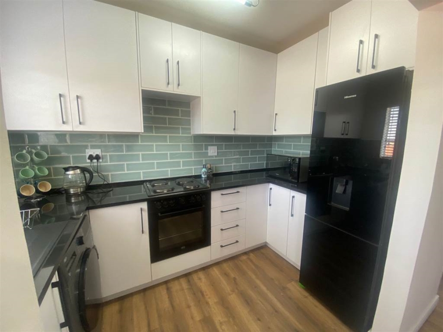3 Bedroom Property for Sale in Farrarmere Gauteng