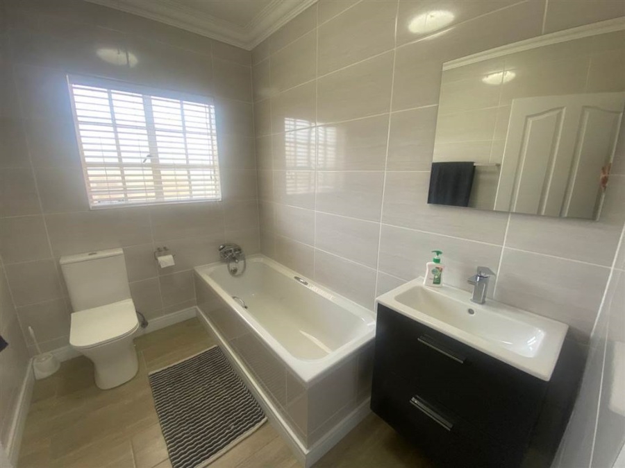 3 Bedroom Property for Sale in Farrarmere Gauteng