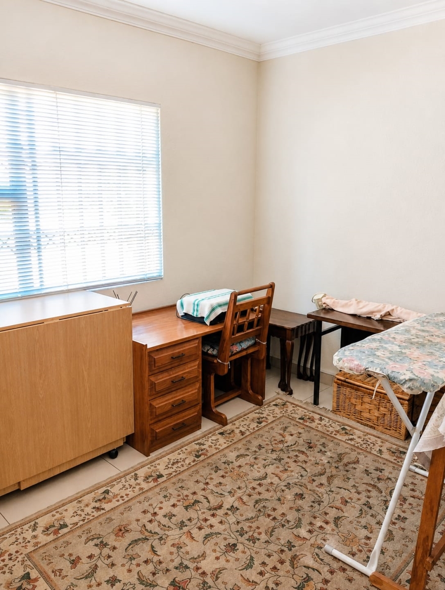 3 Bedroom Property for Sale in New Redruth Gauteng
