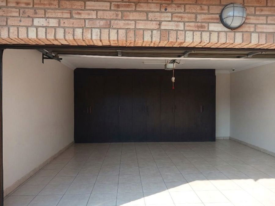 3 Bedroom Property for Sale in New Redruth Gauteng