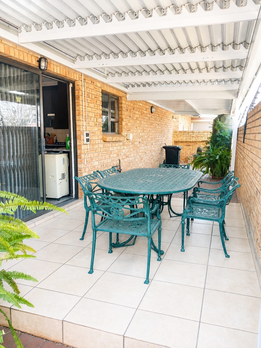 3 Bedroom Property for Sale in New Redruth Gauteng