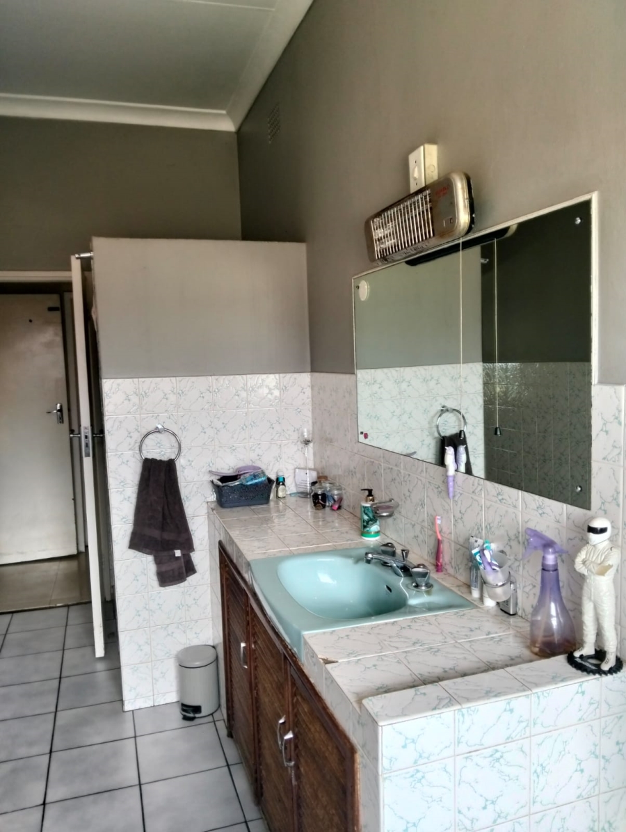 7 Bedroom Property for Sale in Parkhill Gardens Gauteng
