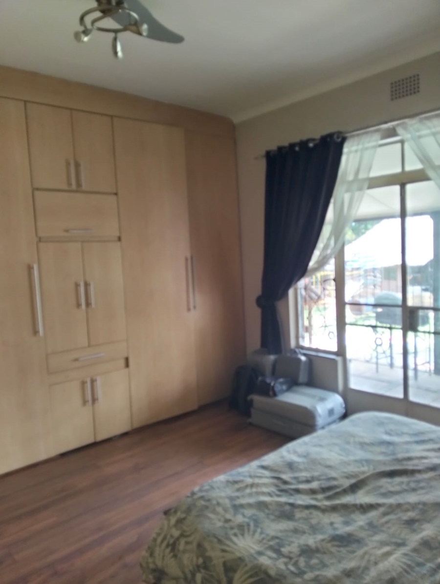 7 Bedroom Property for Sale in Parkhill Gardens Gauteng