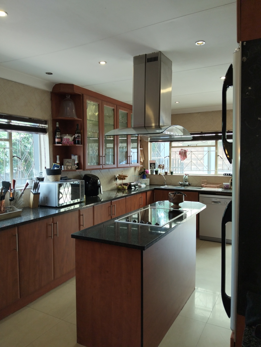 7 Bedroom Property for Sale in Parkhill Gardens Gauteng