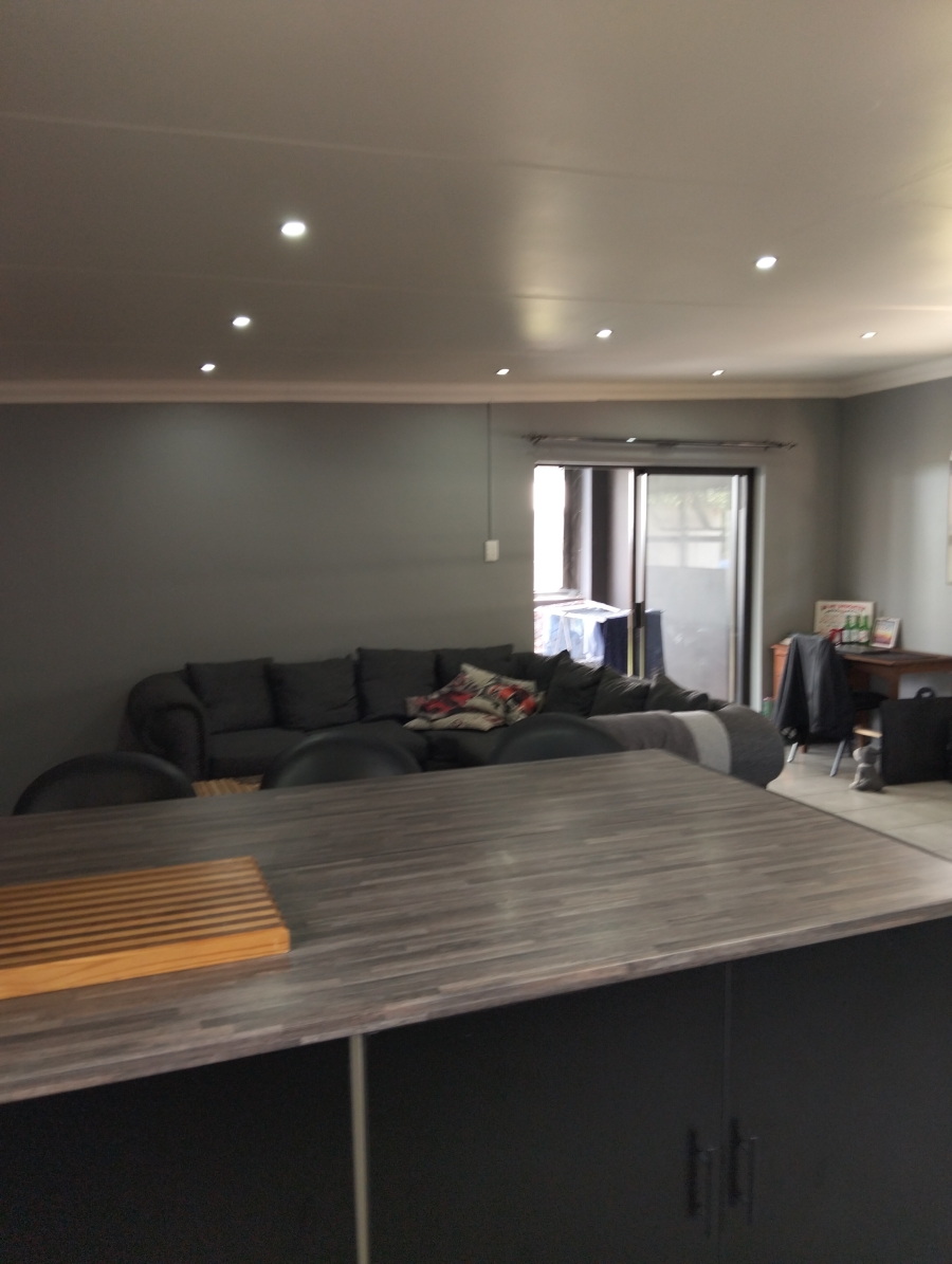 7 Bedroom Property for Sale in Parkhill Gardens Gauteng