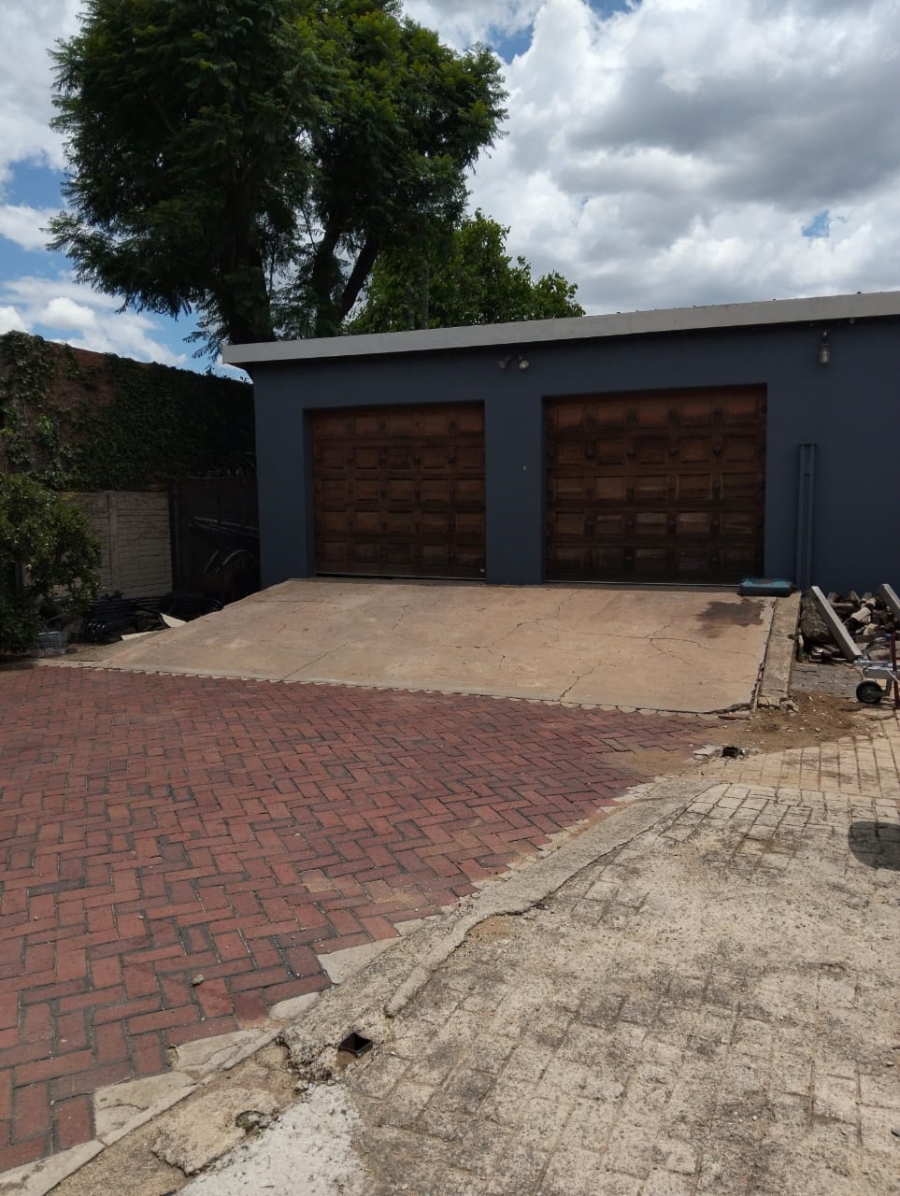7 Bedroom Property for Sale in Parkhill Gardens Gauteng
