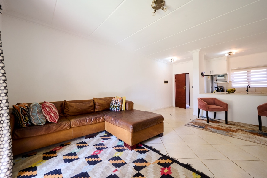 2 Bedroom Property for Sale in Crowthorne AH Gauteng