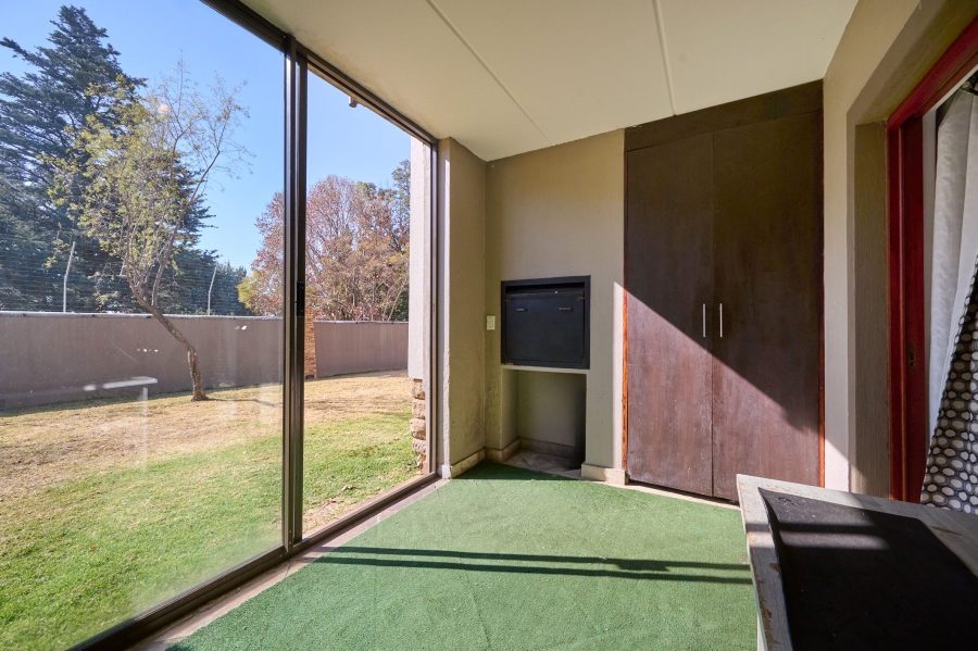 2 Bedroom Property for Sale in Crowthorne AH Gauteng