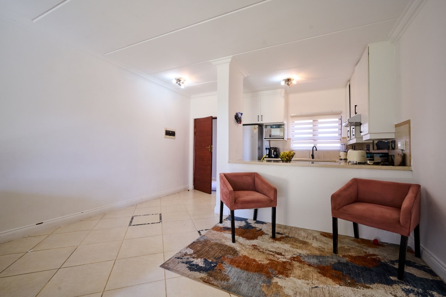 2 Bedroom Property for Sale in Crowthorne AH Gauteng