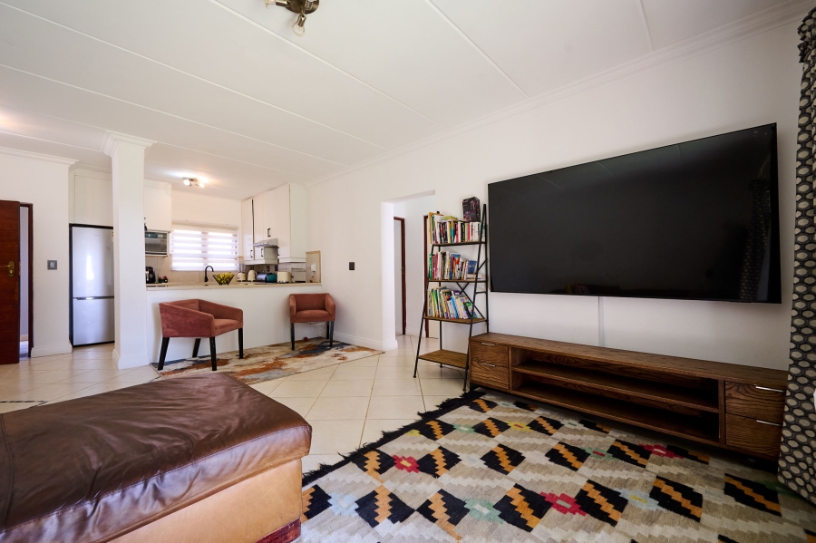 2 Bedroom Property for Sale in Crowthorne AH Gauteng