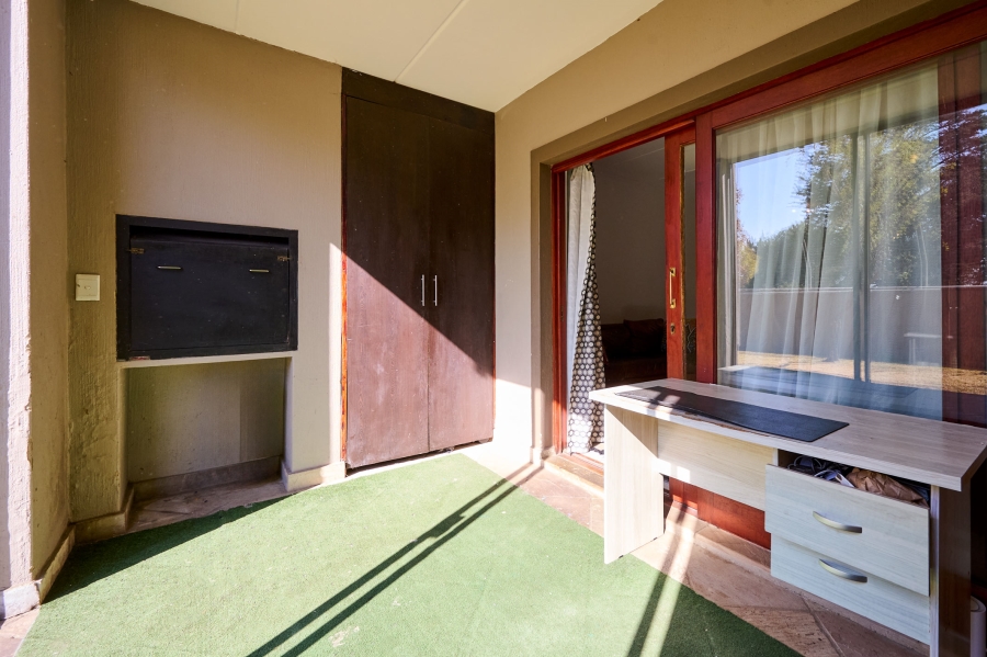 2 Bedroom Property for Sale in Crowthorne AH Gauteng