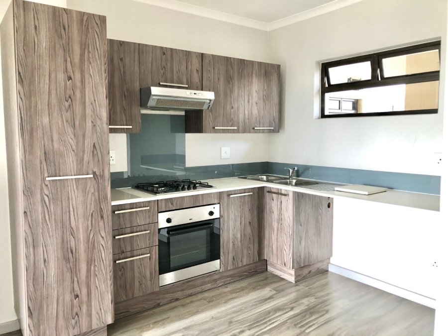 To Let 2 Bedroom Property for Rent in Fourways Gauteng