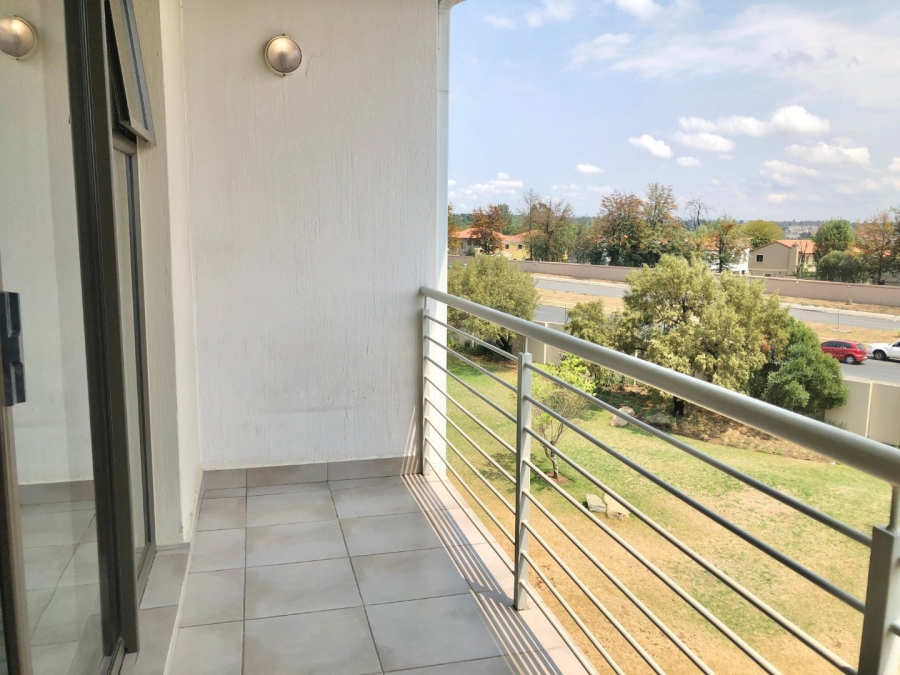 To Let 2 Bedroom Property for Rent in Fourways Gauteng