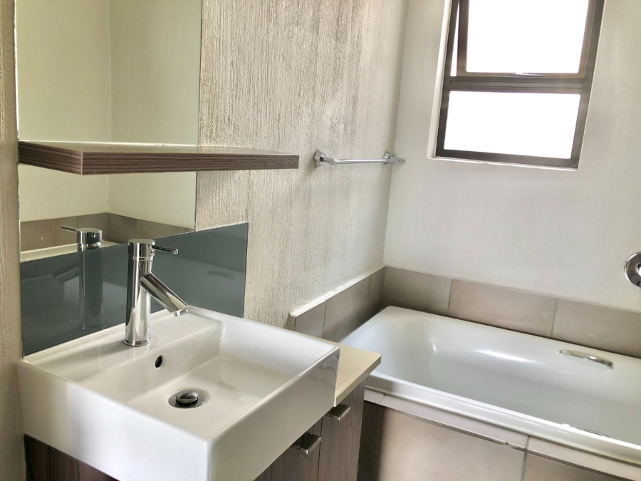 To Let 2 Bedroom Property for Rent in Fourways Gauteng