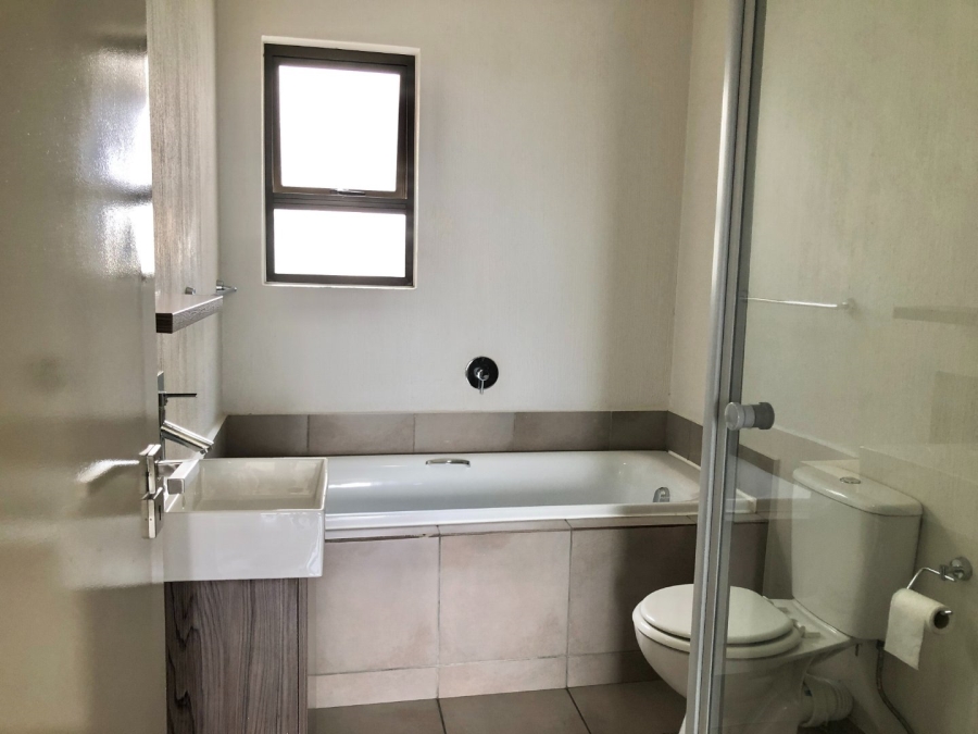 To Let 2 Bedroom Property for Rent in Fourways Gauteng