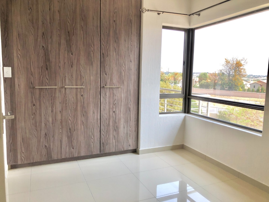 To Let 2 Bedroom Property for Rent in Fourways Gauteng