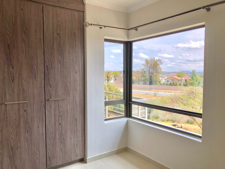 To Let 2 Bedroom Property for Rent in Fourways Gauteng