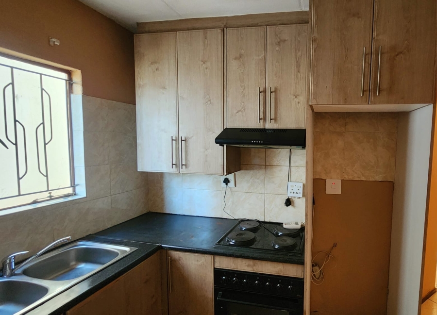 3 Bedroom Property for Sale in Clayville Gauteng