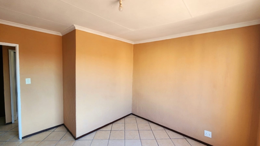 3 Bedroom Property for Sale in Clayville Gauteng