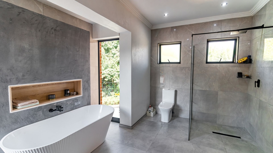 4 Bedroom Property for Sale in Helderfontein Estate Gauteng