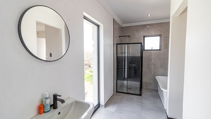 4 Bedroom Property for Sale in Helderfontein Estate Gauteng