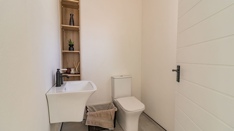 4 Bedroom Property for Sale in Helderfontein Estate Gauteng
