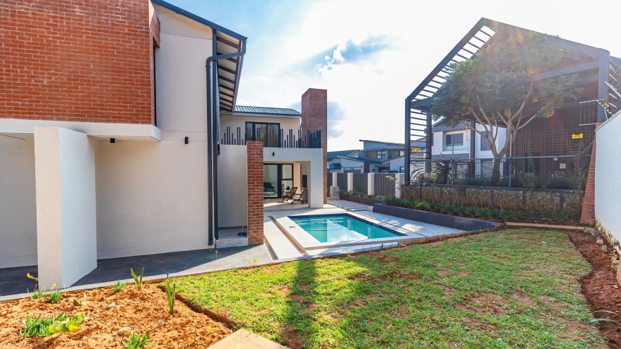 4 Bedroom Property for Sale in Helderfontein Estate Gauteng