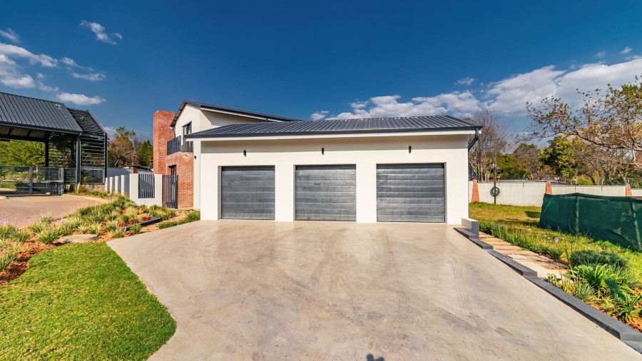 4 Bedroom Property for Sale in Helderfontein Estate Gauteng