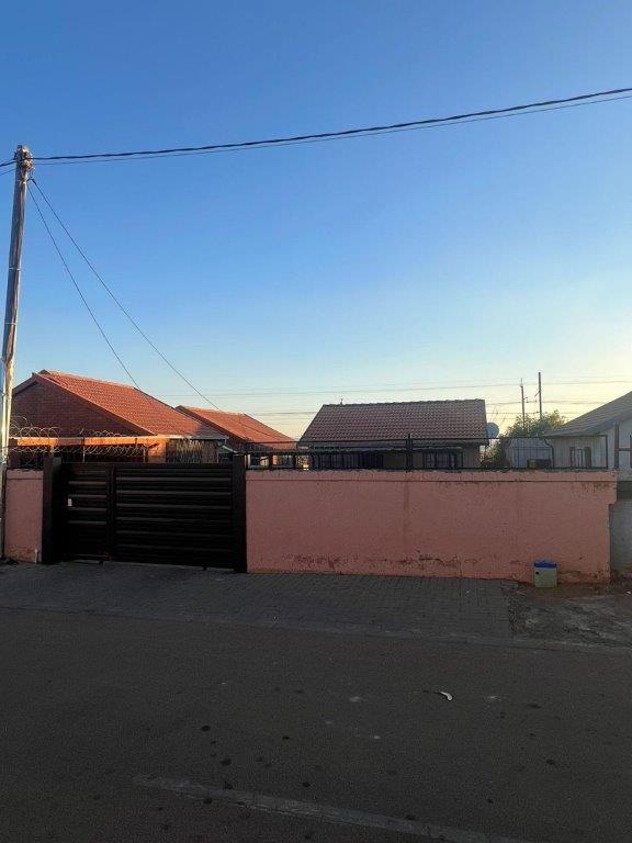 2 Bedroom Property for Sale in Soshanguve UU Gauteng
