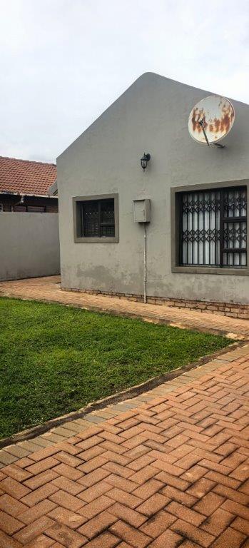 3 Bedroom Property for Sale in Soshanguve UU Gauteng
