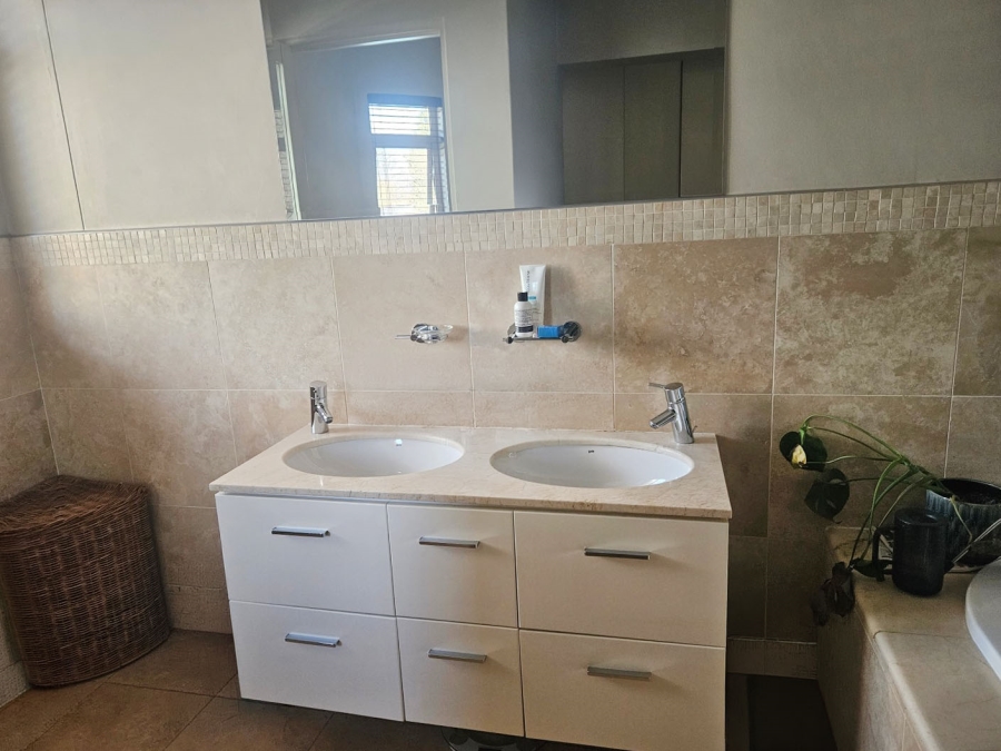 To Let 2 Bedroom Property for Rent in Hyde Park Gauteng