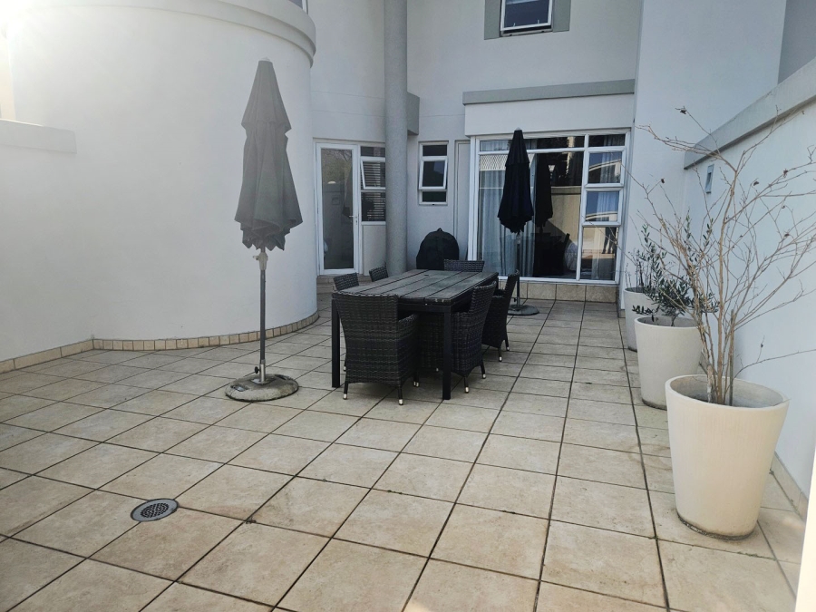 To Let 2 Bedroom Property for Rent in Hyde Park Gauteng