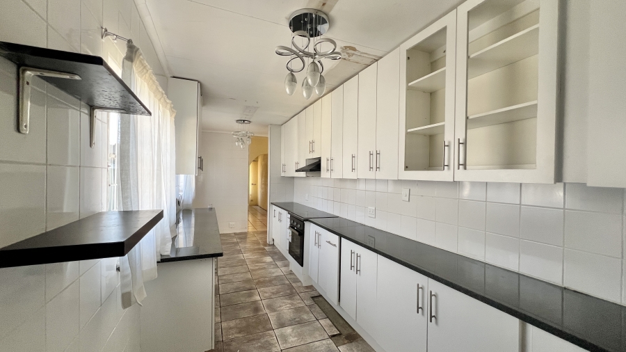 To Let 3 Bedroom Property for Rent in Vorna Valley Gauteng