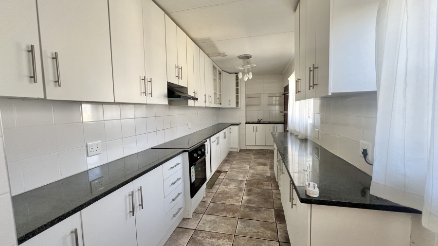 To Let 3 Bedroom Property for Rent in Vorna Valley Gauteng