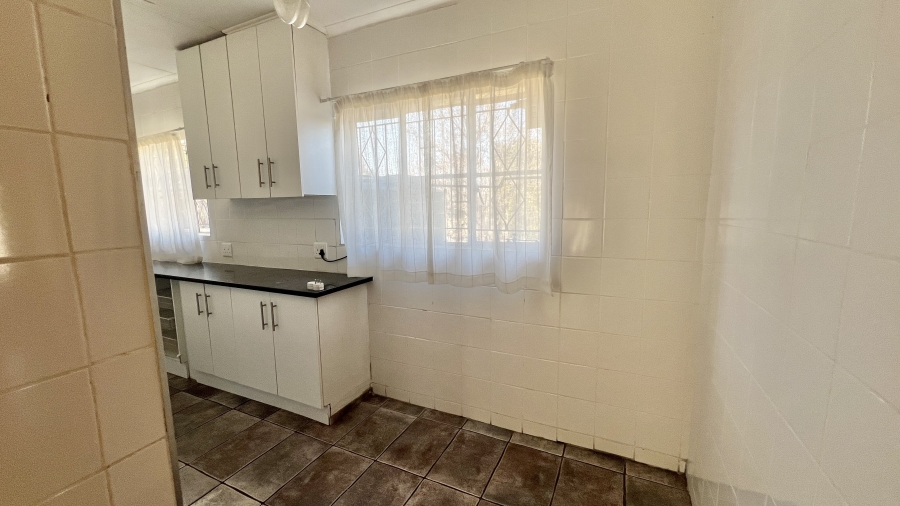 To Let 3 Bedroom Property for Rent in Vorna Valley Gauteng
