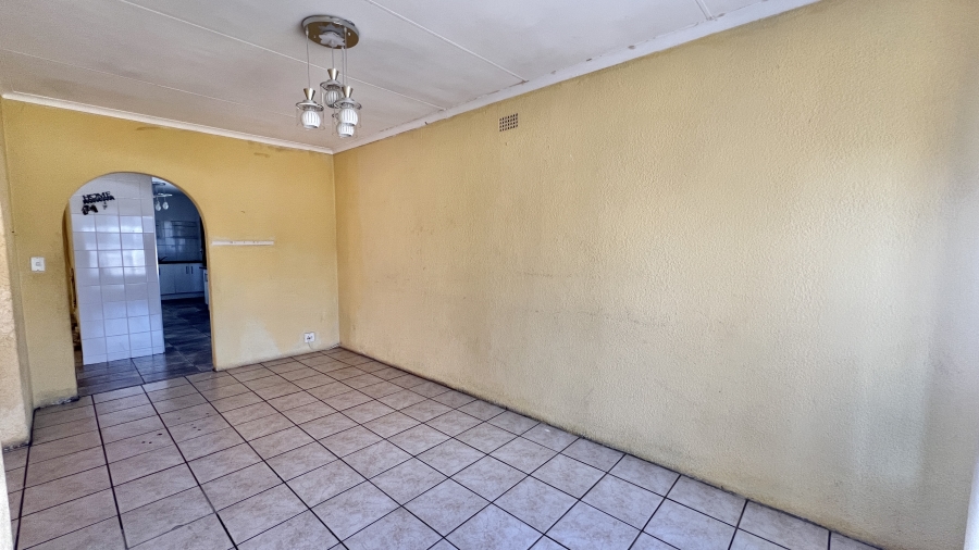 To Let 3 Bedroom Property for Rent in Vorna Valley Gauteng