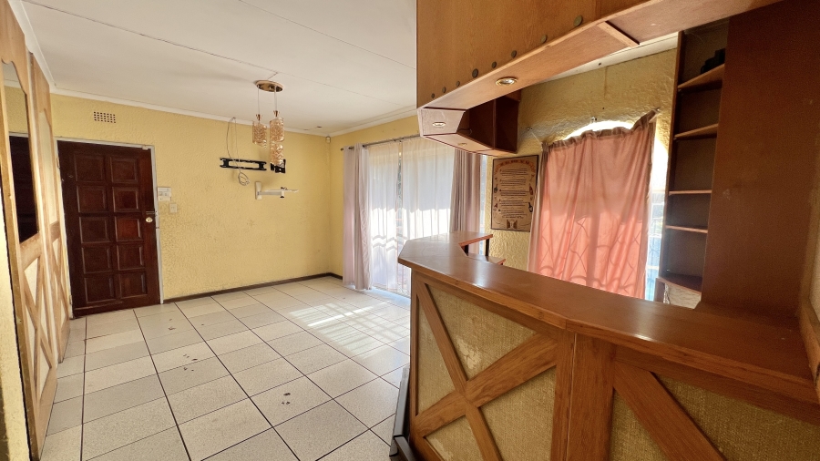 To Let 3 Bedroom Property for Rent in Vorna Valley Gauteng