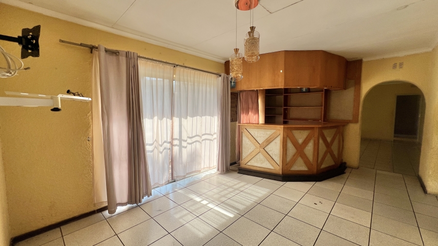 To Let 3 Bedroom Property for Rent in Vorna Valley Gauteng