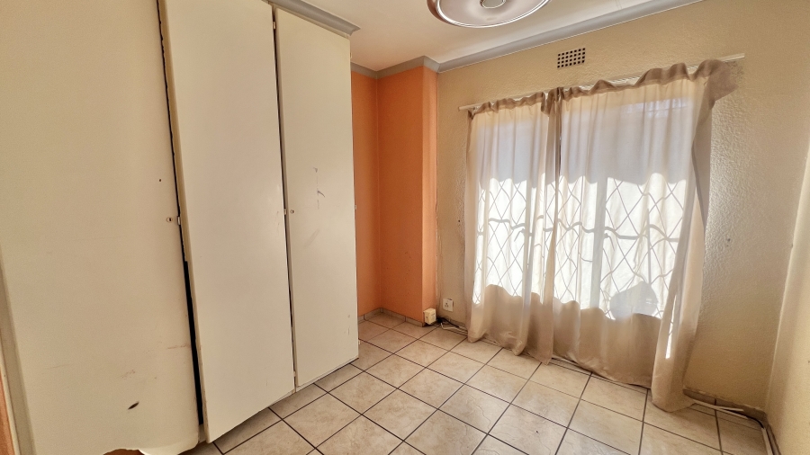 To Let 3 Bedroom Property for Rent in Vorna Valley Gauteng