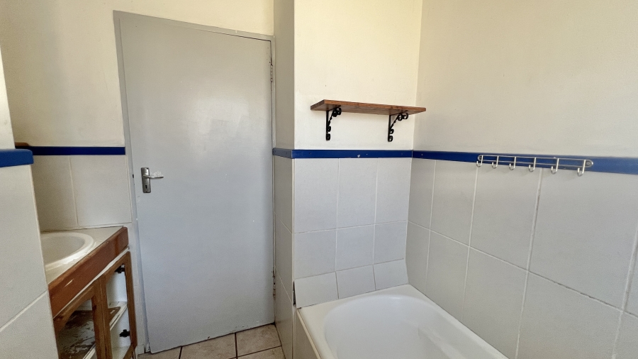 To Let 3 Bedroom Property for Rent in Vorna Valley Gauteng