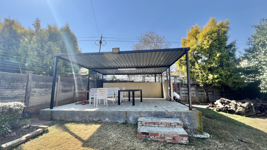 To Let 3 Bedroom Property for Rent in Vorna Valley Gauteng