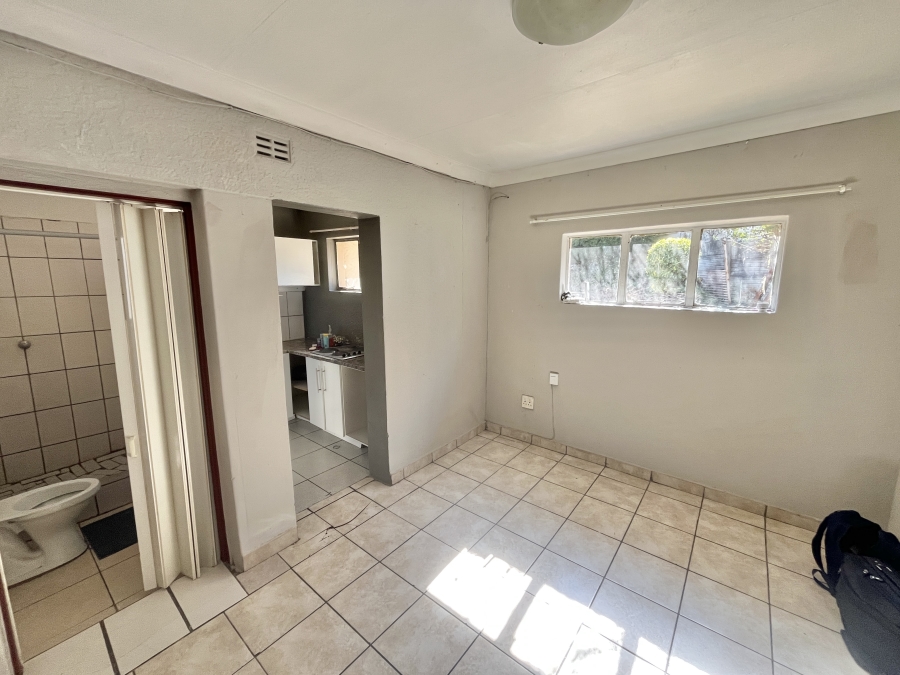 To Let 1 Bedroom Property for Rent in Vorna Valley Gauteng