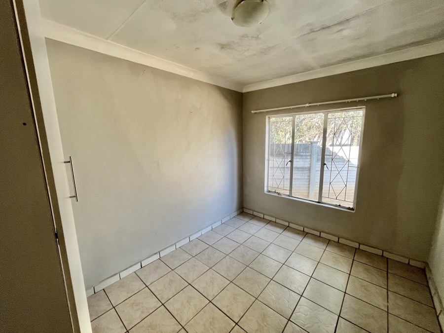 To Let 1 Bedroom Property for Rent in Vorna Valley Gauteng