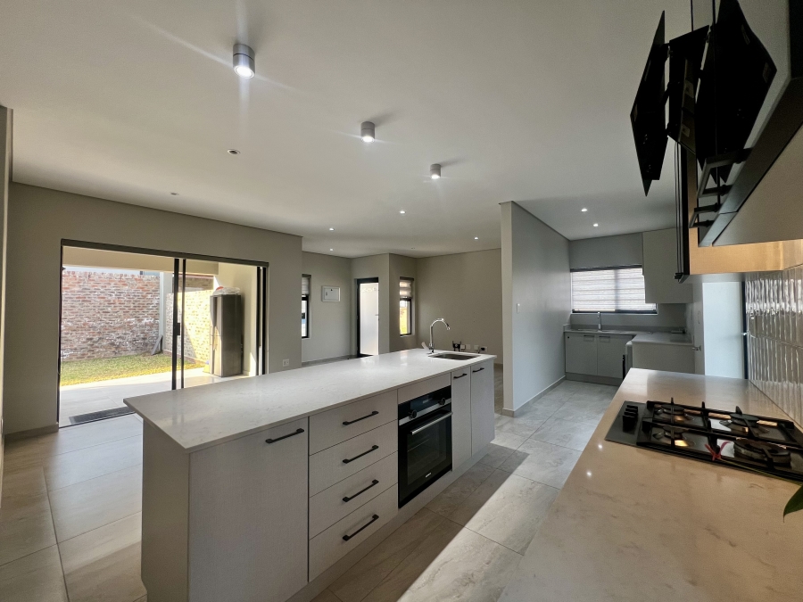2 Bedroom Property for Sale in Carlswald Estate Gauteng